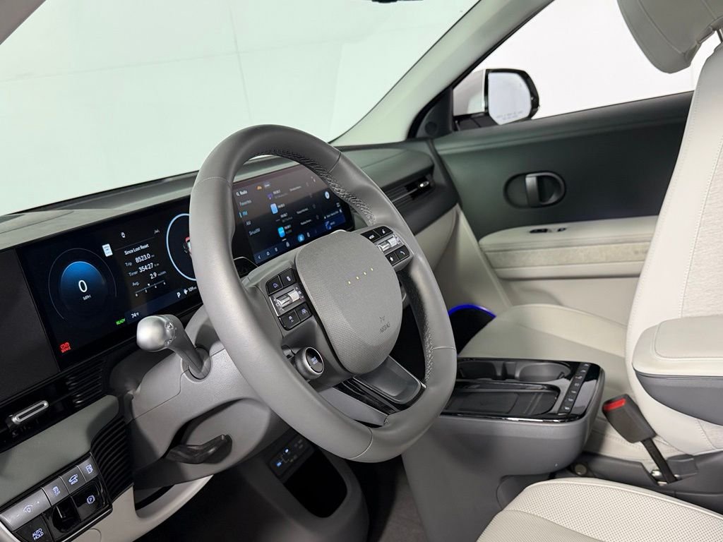 Used 2025 White Hyundai Limited image 22