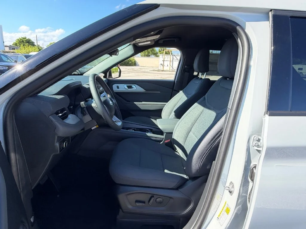 New 2027 White Ford Active image 9