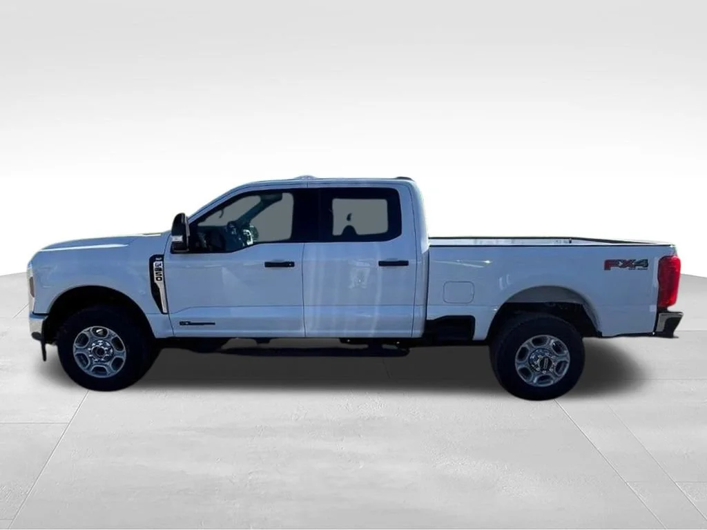 Used 2026 White Ford XL image 7