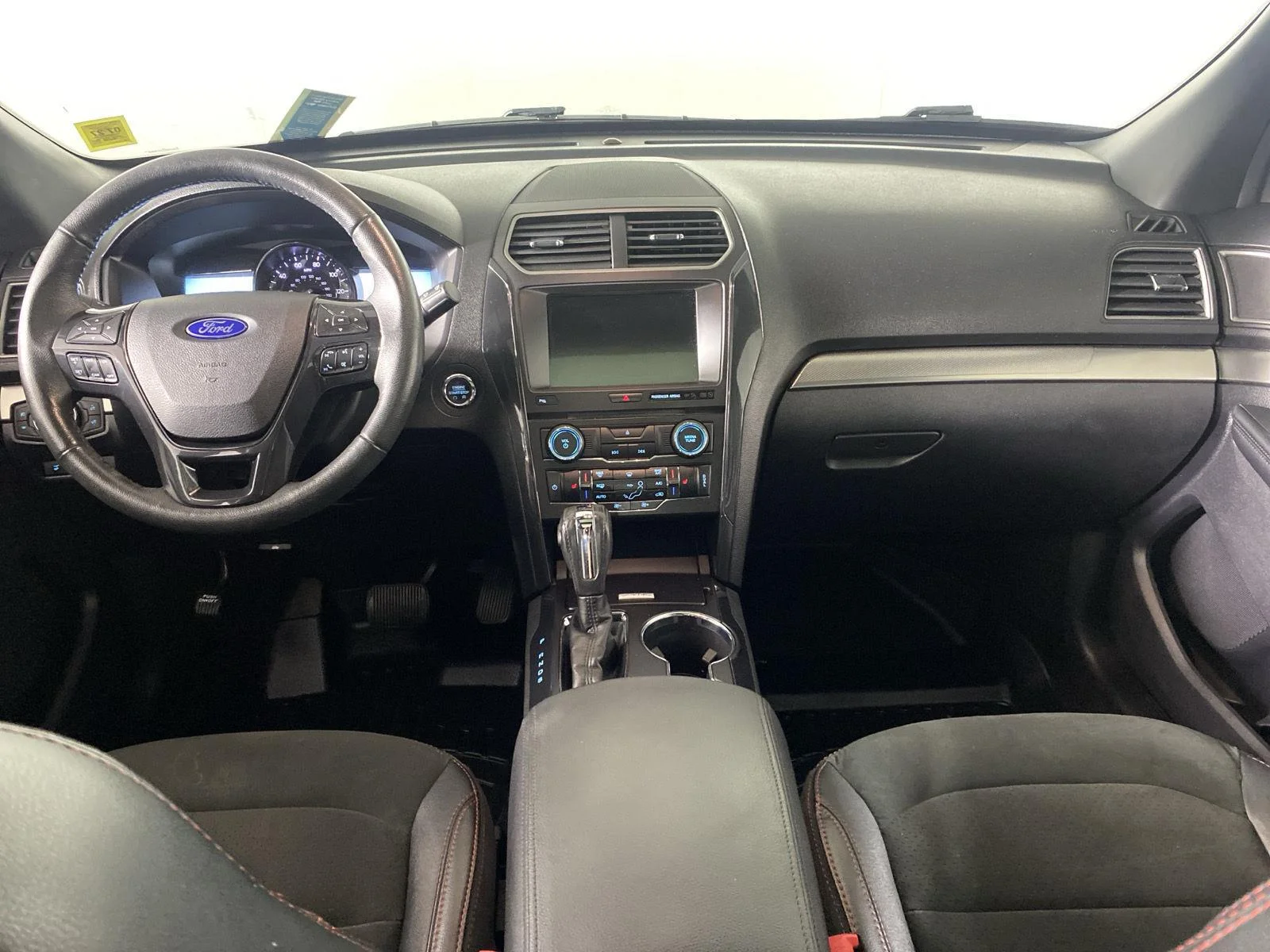Used 2018 Shadow Black Ford XLT image 37
