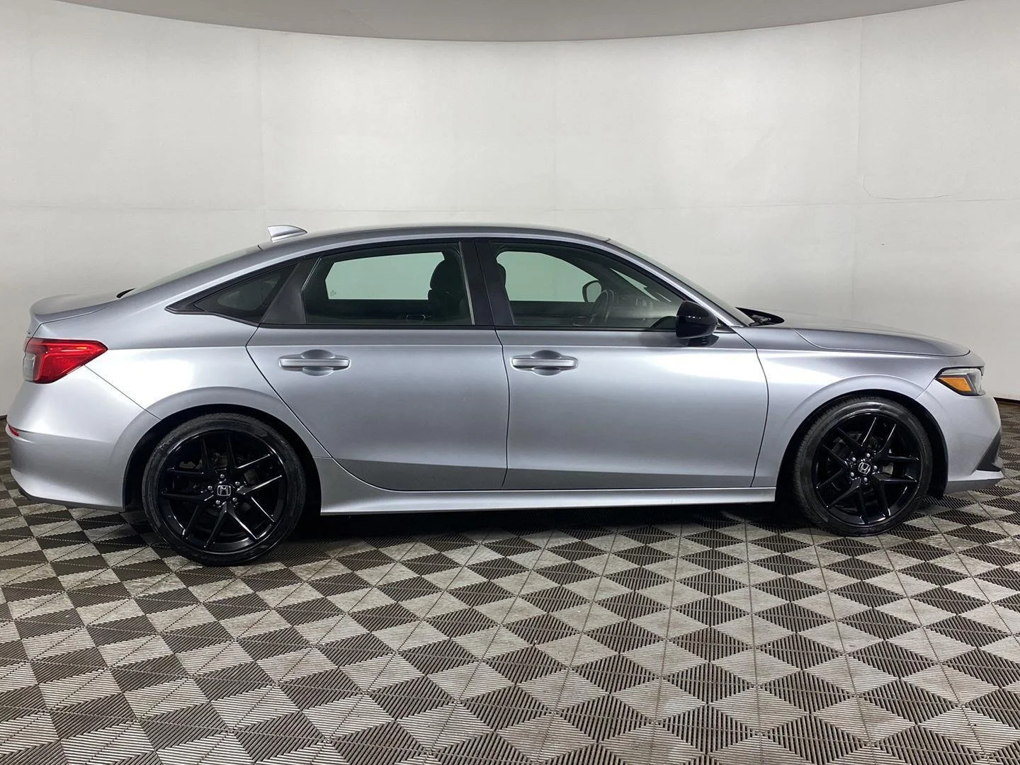 Used 2023 Lunar Silver Metallic Honda Sport image 4