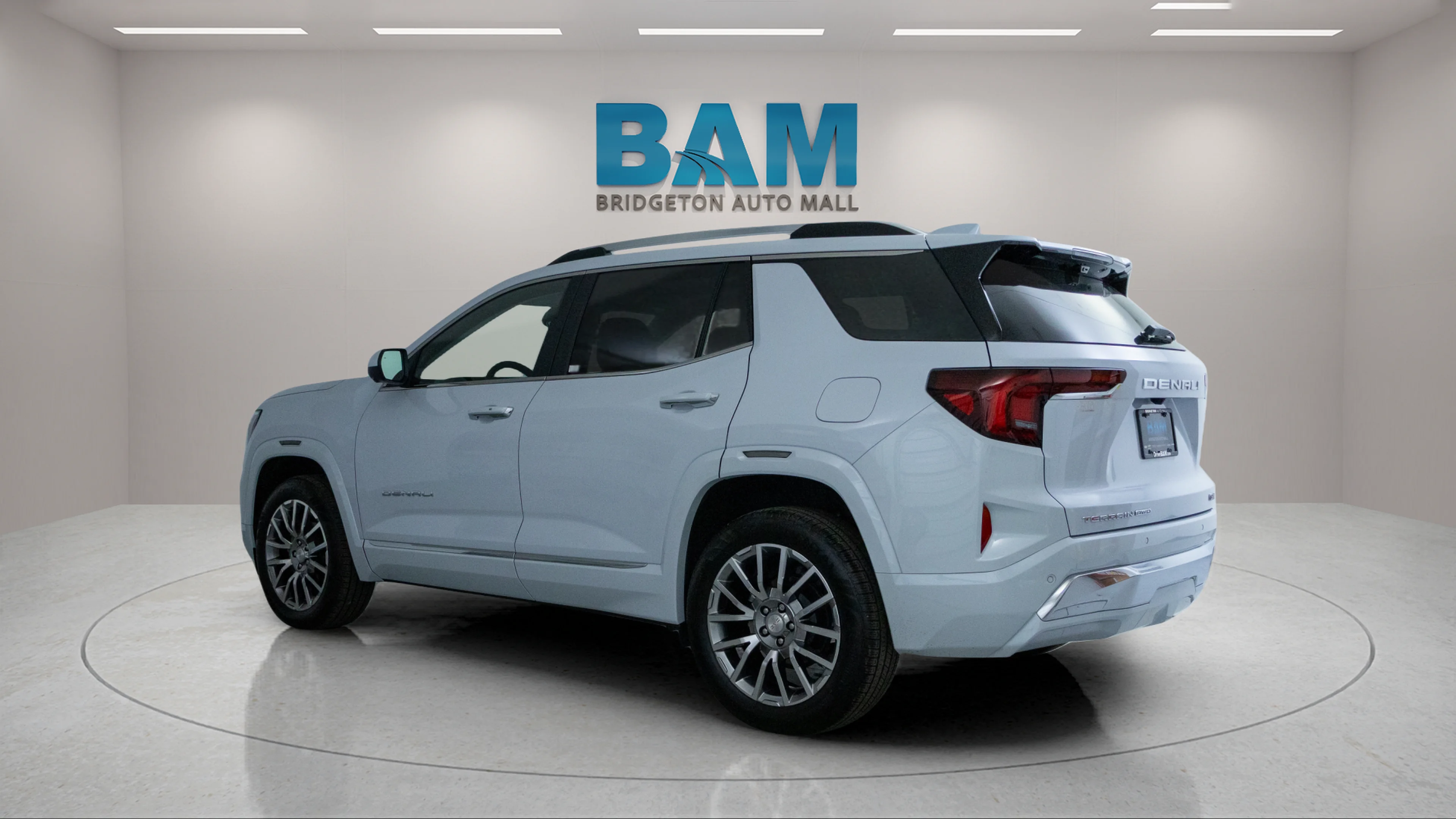 Used 2027 Glacier White Tricoat GMC AWD Denali image 5