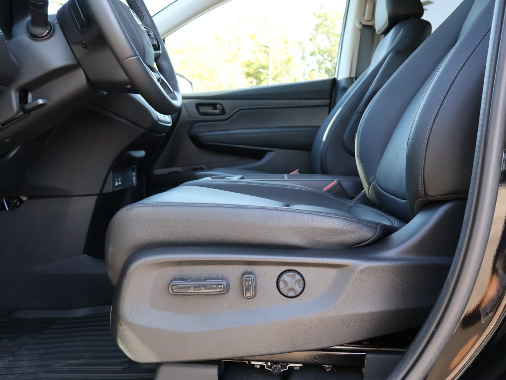 Used 2025  Honda EX-L image 32
