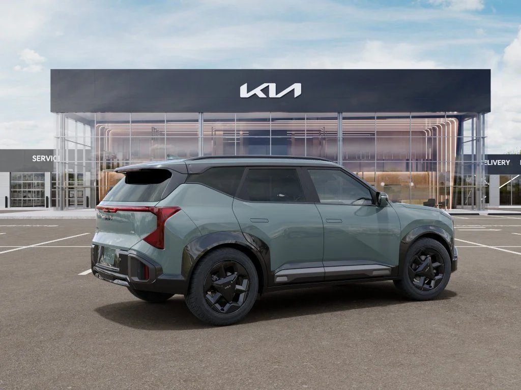 New 2027 Iceberg Green Kia X-Line S image 6