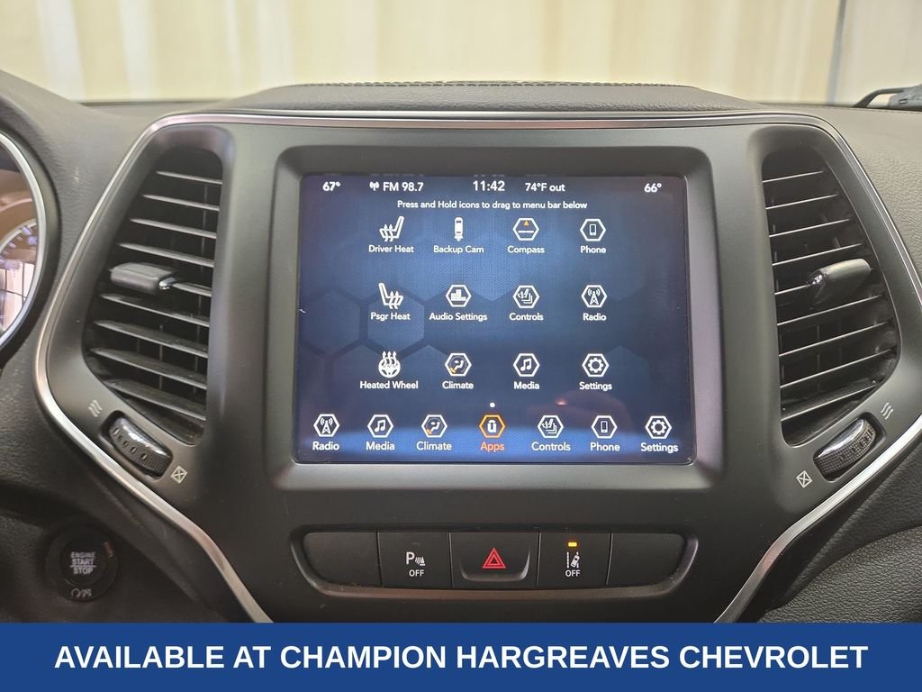 Used 2021 Gray Clearcoat Jeep Latitude Lux image 18