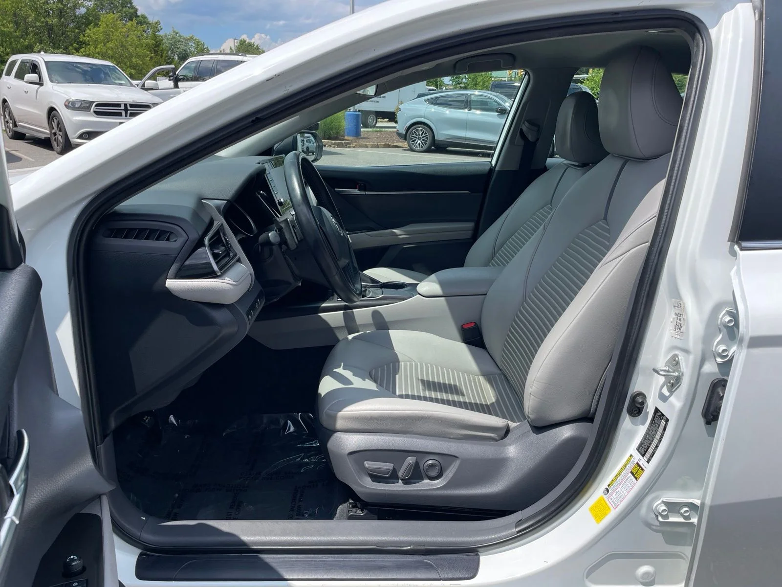 Used 2021 White Toyota SE image 11