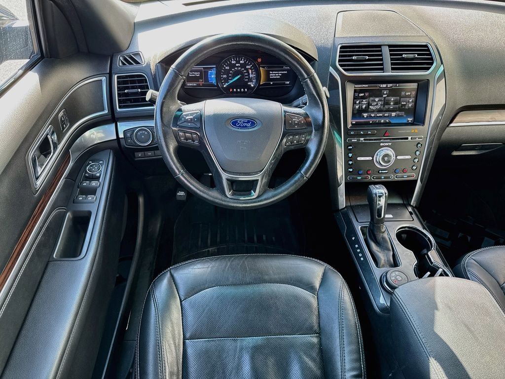 Used 2016  Ford Limited image 26