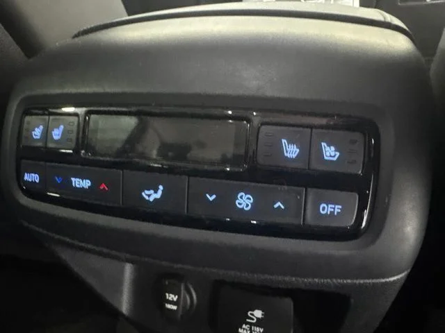 Used 2025 Silver Hyundai SEL Premium image 30