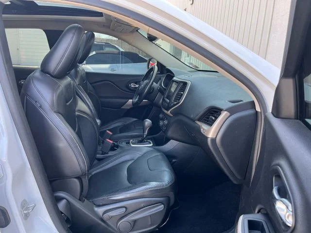 Used 2018 White Jeep Limited image 26