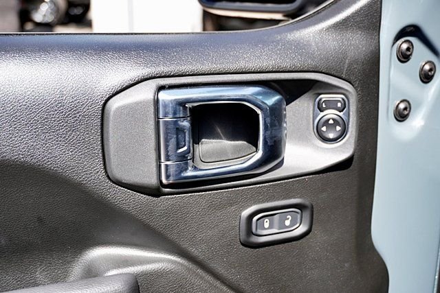 New 2025 Anvil Clear-Coat Exterior Paint Jeep Sport S image 29