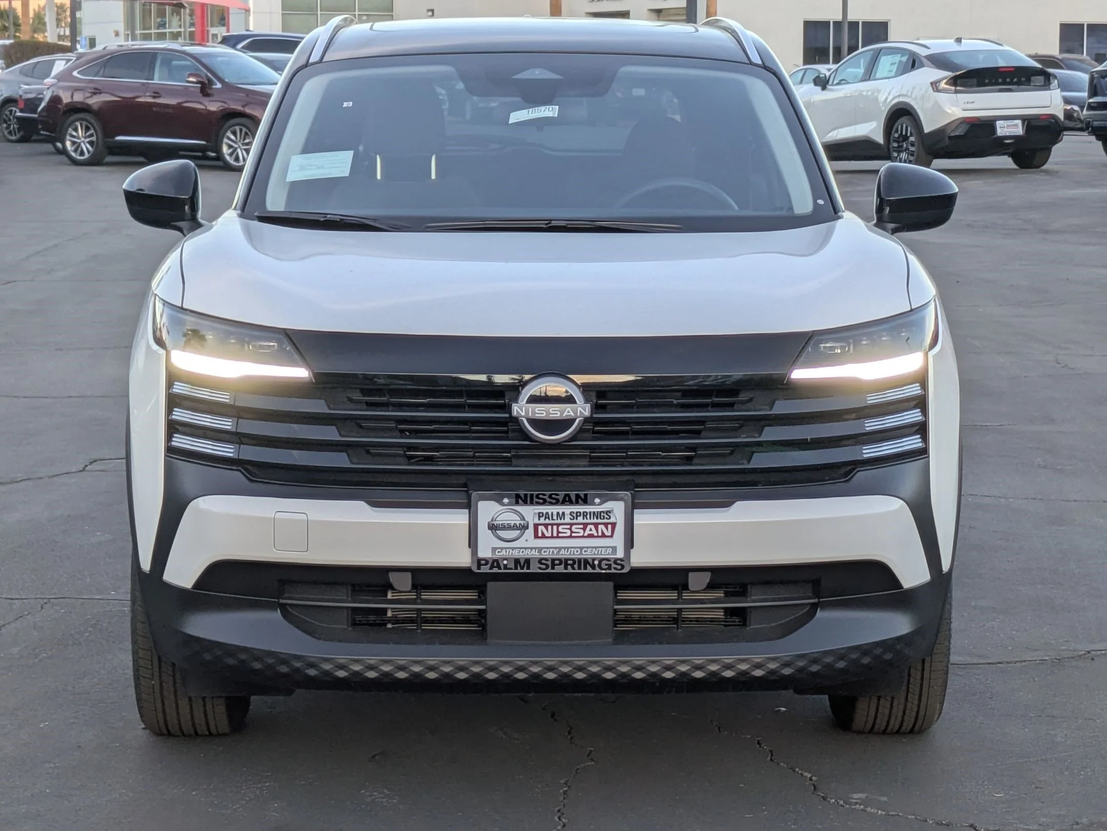 New 2026 Aspen White Tricoat/Super Black Nissan SV image 7