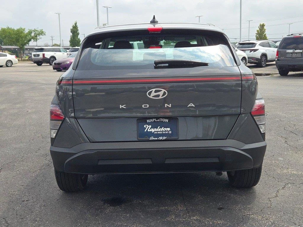 Used 2025 Ecotronic Gray Pearl Hyundai SE image 11