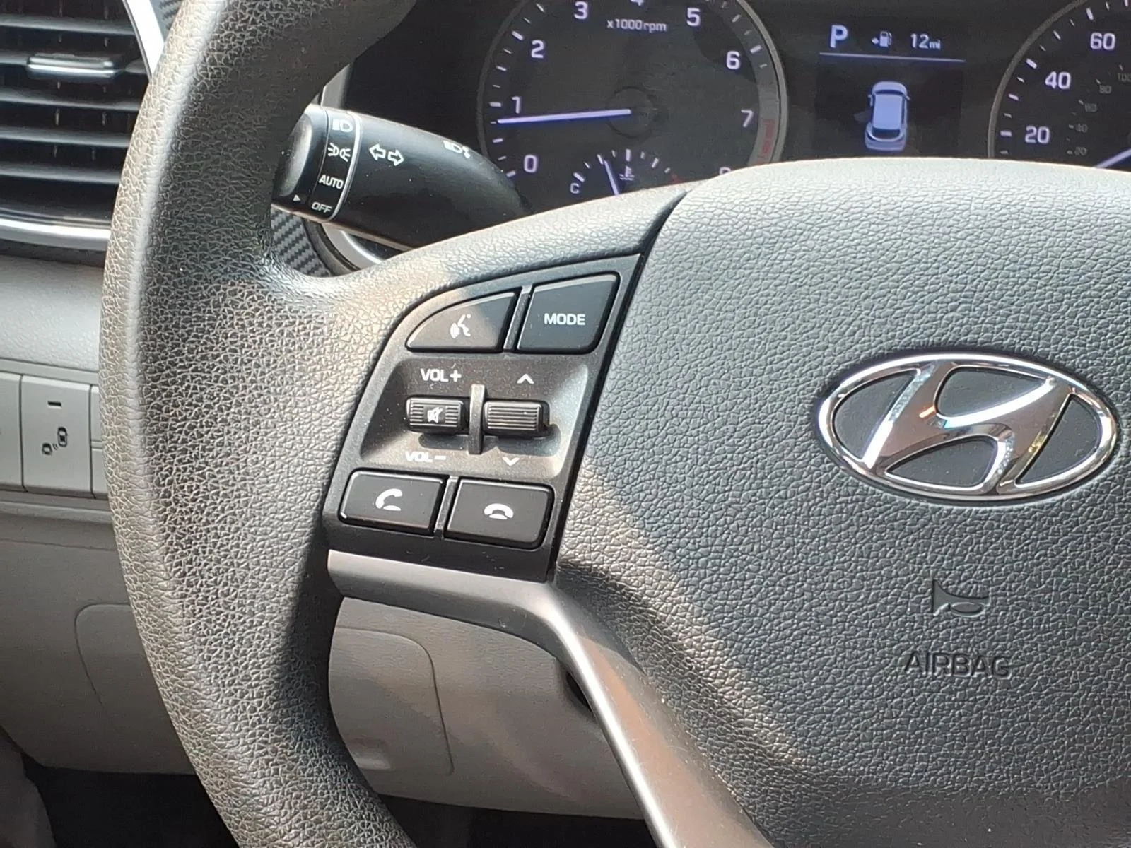 Used 2020 Black Noir Pearl Hyundai Value image 15