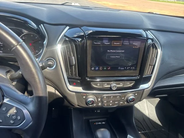 Used 2022 Iridescent Pearl Tricoat Chevrolet High Country image 22
