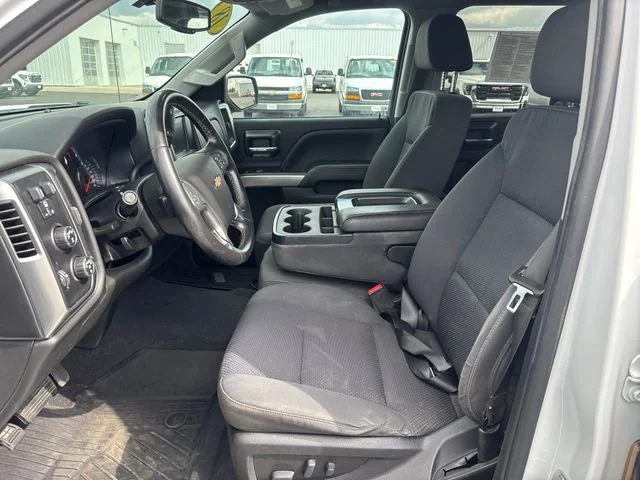 Used 2018 SUMMIT WHITE Chevrolet LT image 11