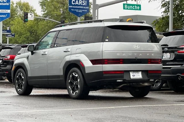 Used 2025 Silver Hyundai SEL image 6