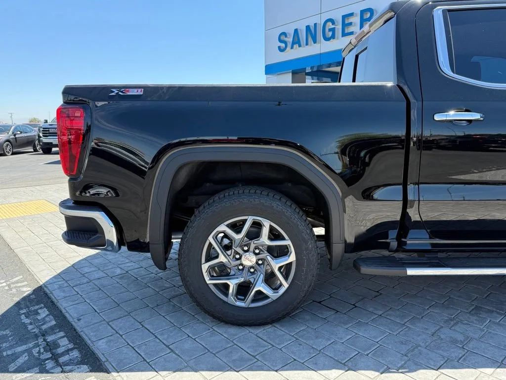 New 2026 Onyx Black GMC SLT image 10
