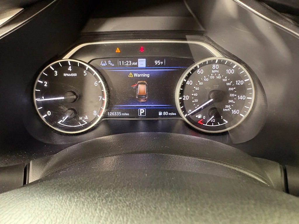Used 2019 Orange Nissan Platinum image 27