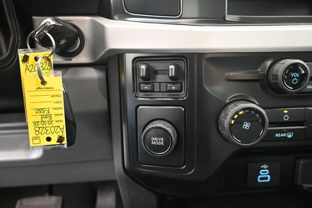 New 2025 White Ford XLT image 16