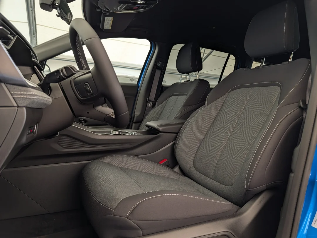 New 2026 Blue Jeep Laredo - - 4x4 - 1.6L Turbo Hybrid - Uconnect 5 w/ 12.3 Screen & More! image 15