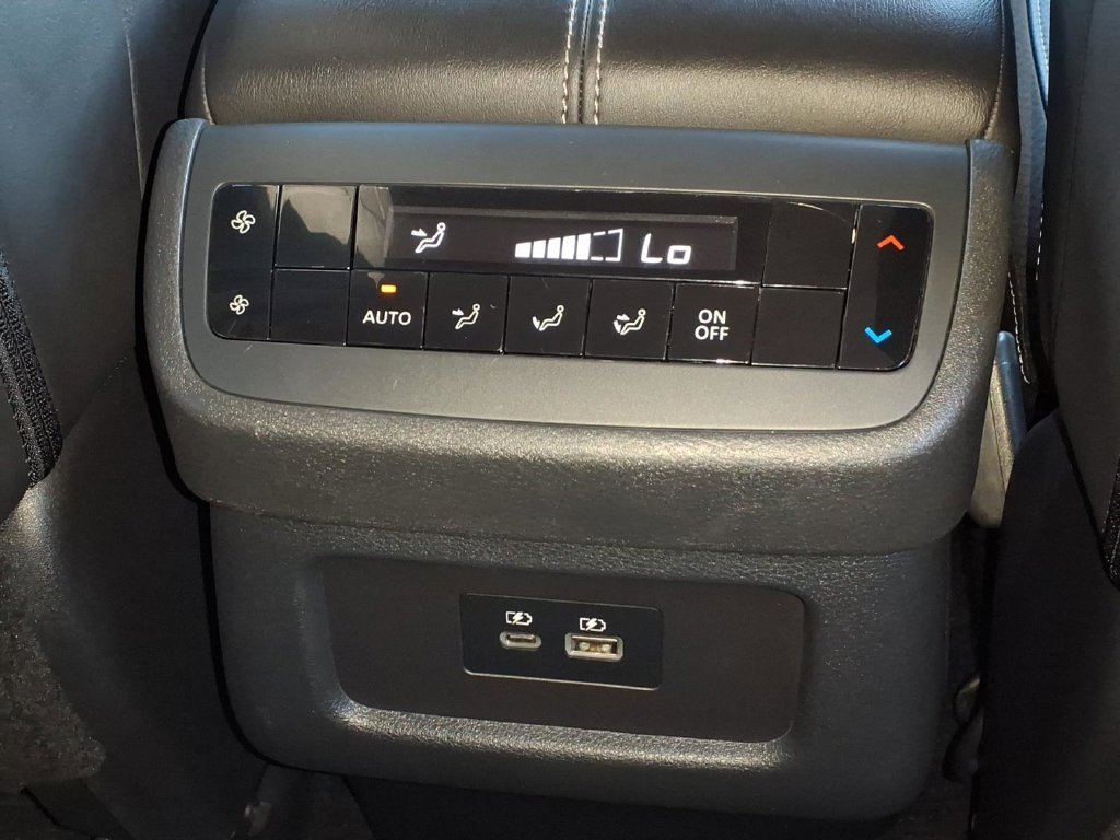 2025 Nissan Pathfinder SL - Photo 31
