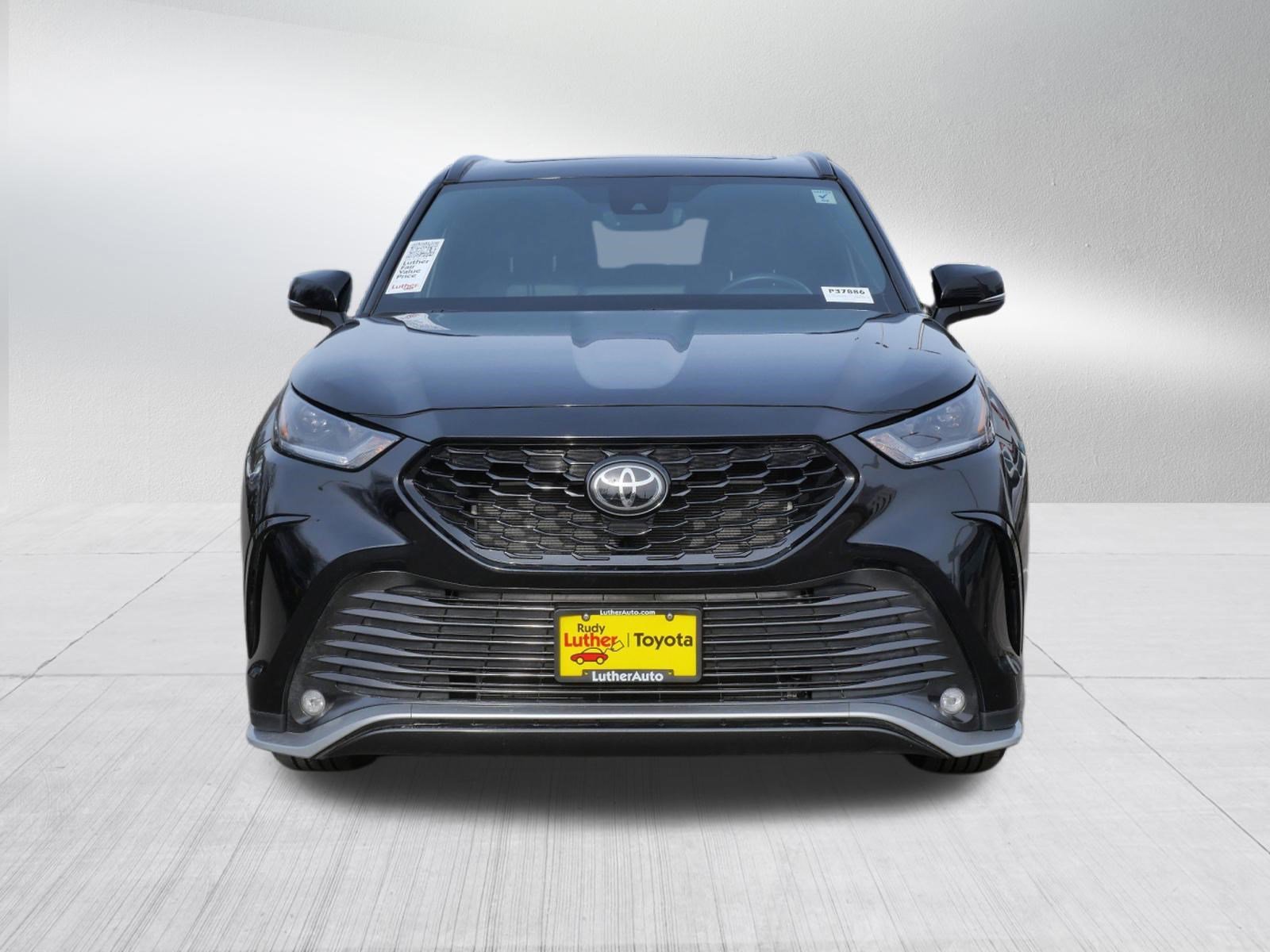 Certified 2025 Toyota Highlander XSE with VIN 5TDKDRBHXSS579857 for sale in Golden Valley, Minnesota