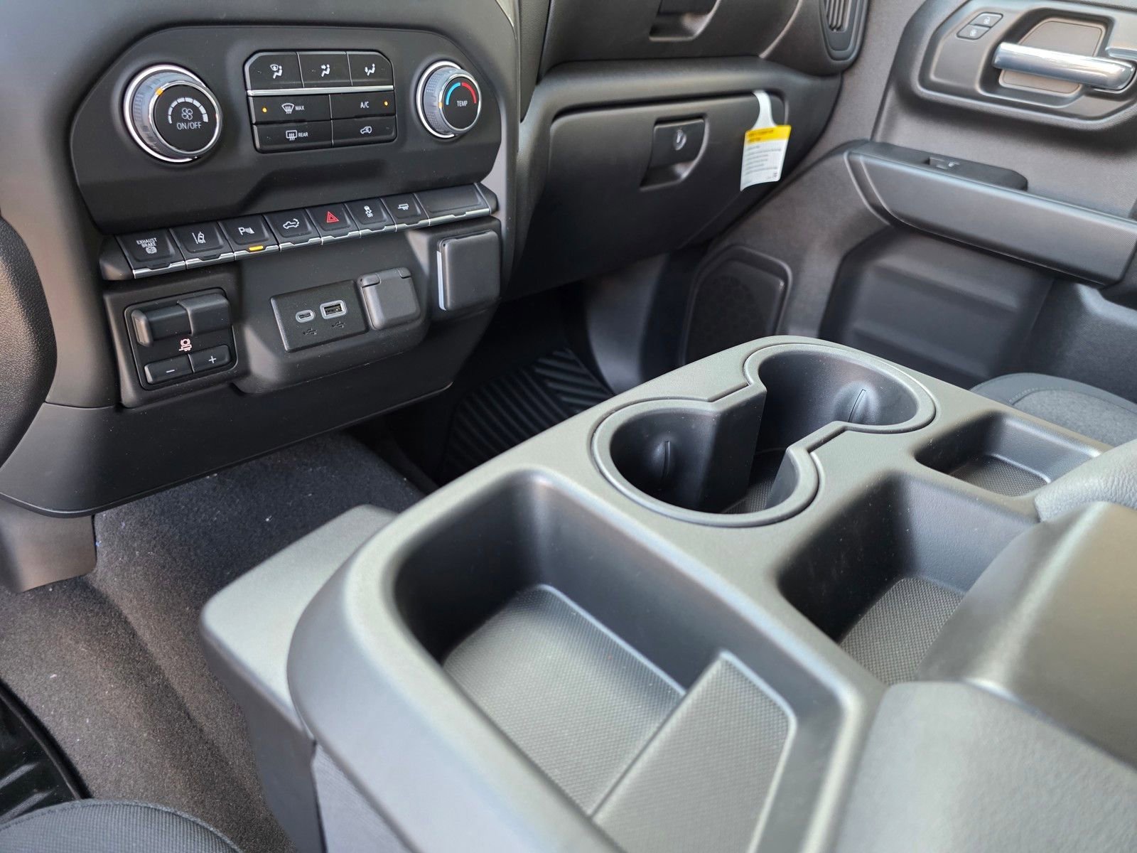 2025 Chevrolet Silverado 2500 HD Custom - Photo 30