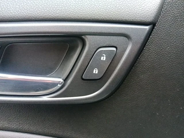 Used 2020 White Chevrolet Premier image 12