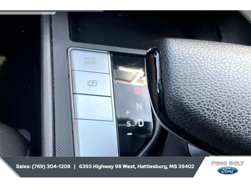 Used 2024 Red Hyundai SE image 22