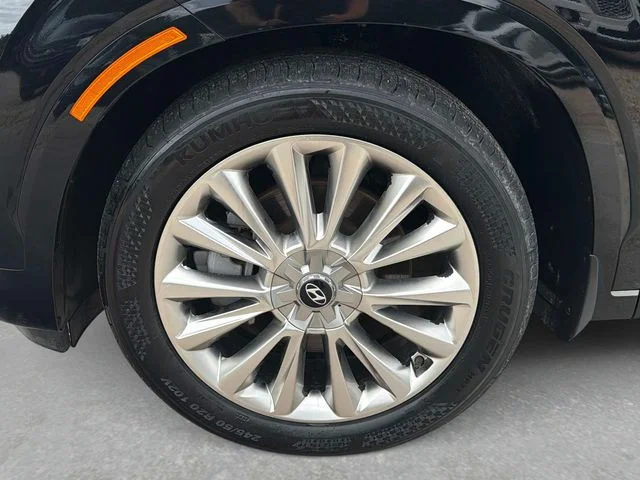 Used 2020 Black Hyundai Limited image 11