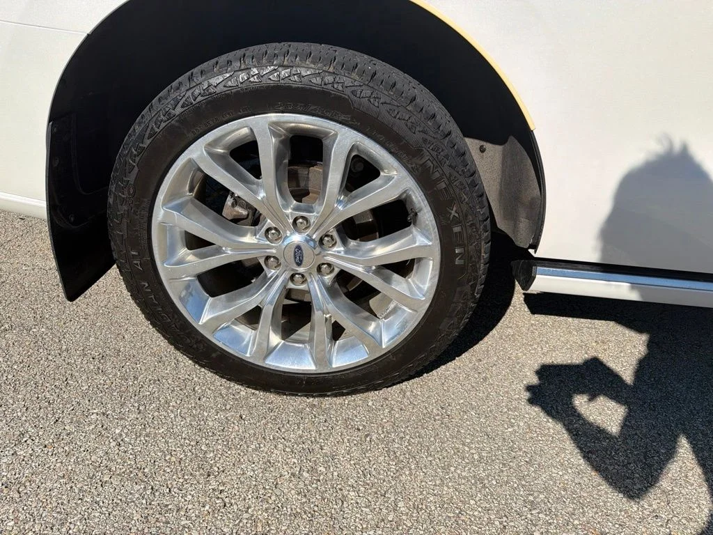 Used 2019 White Ford Platinum image 11