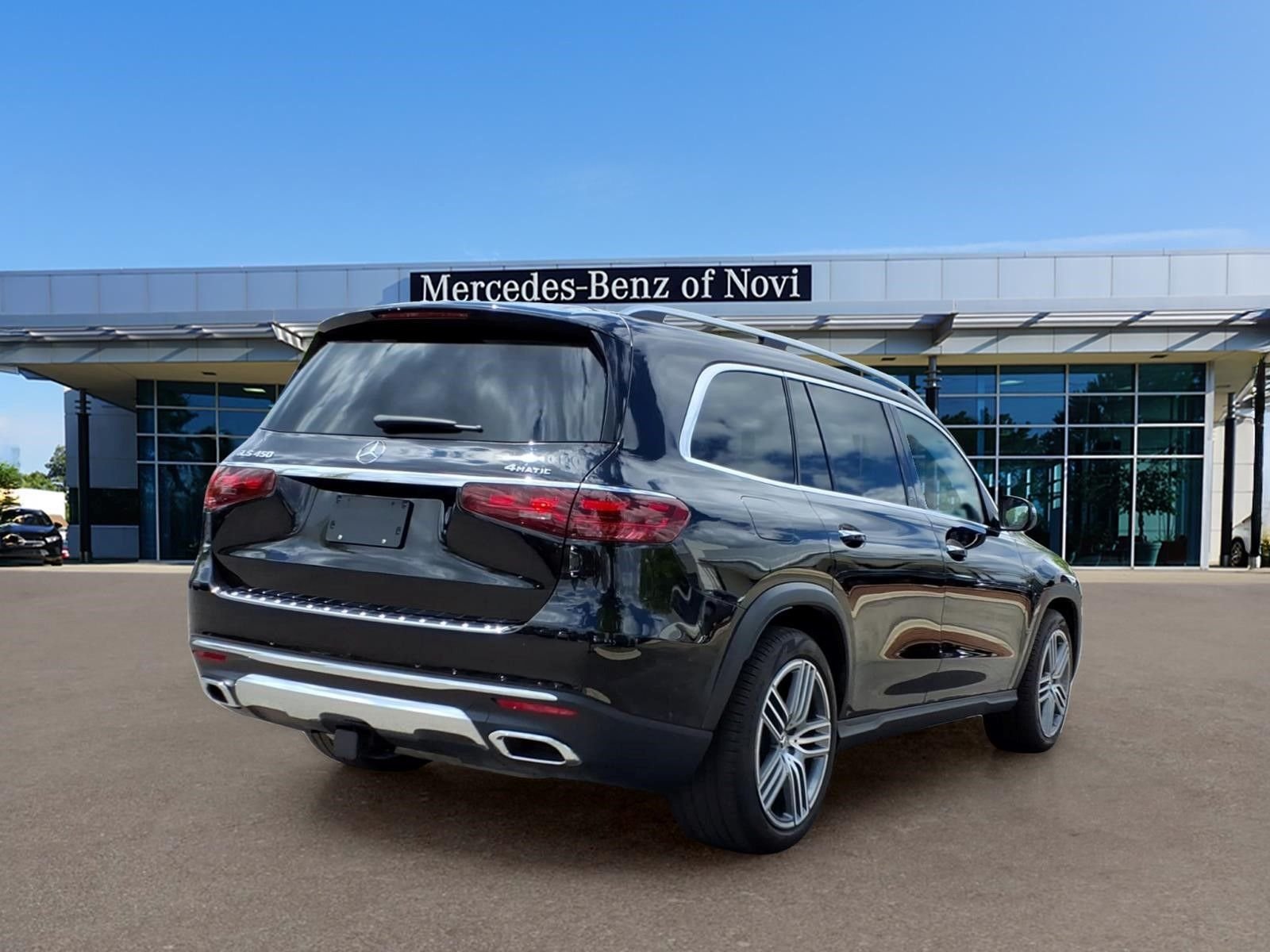 Certified Used 2025  Mercedes-Benz GLS 450 image 5