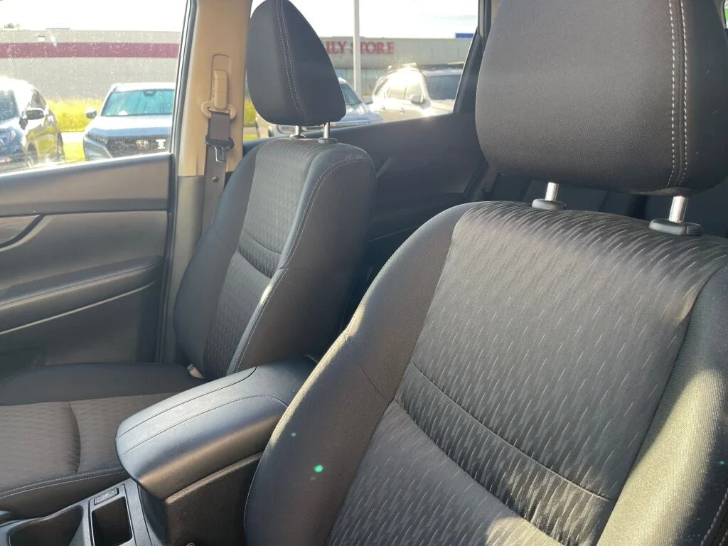 Used 2017 Brilliant Silver Nissan SV image 6