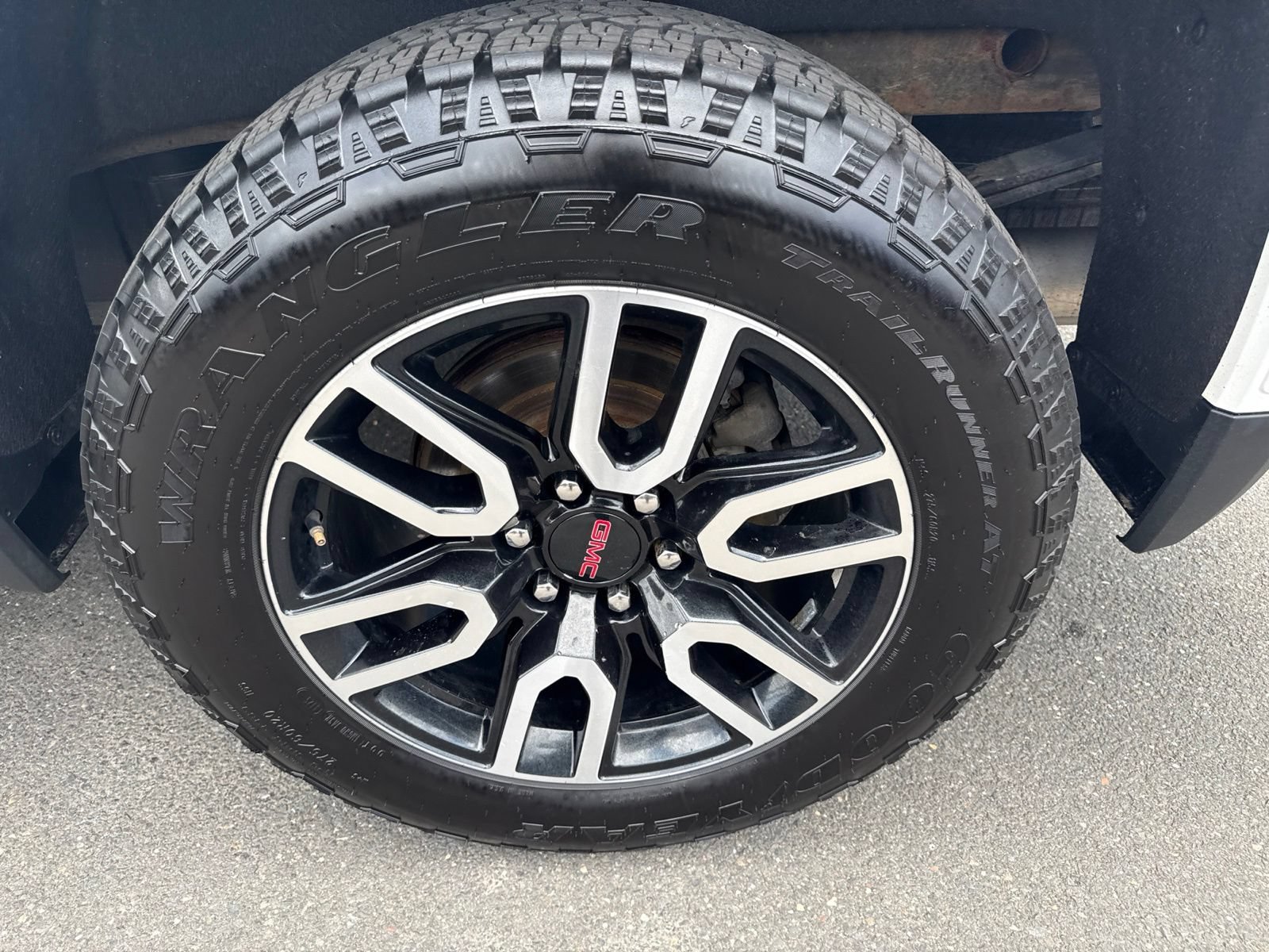 Used 2021 Summit White GMC AT4 with Trailering Package image 10