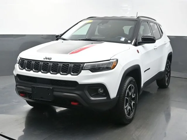 Used 2025 White Jeep Trailhawk image 1