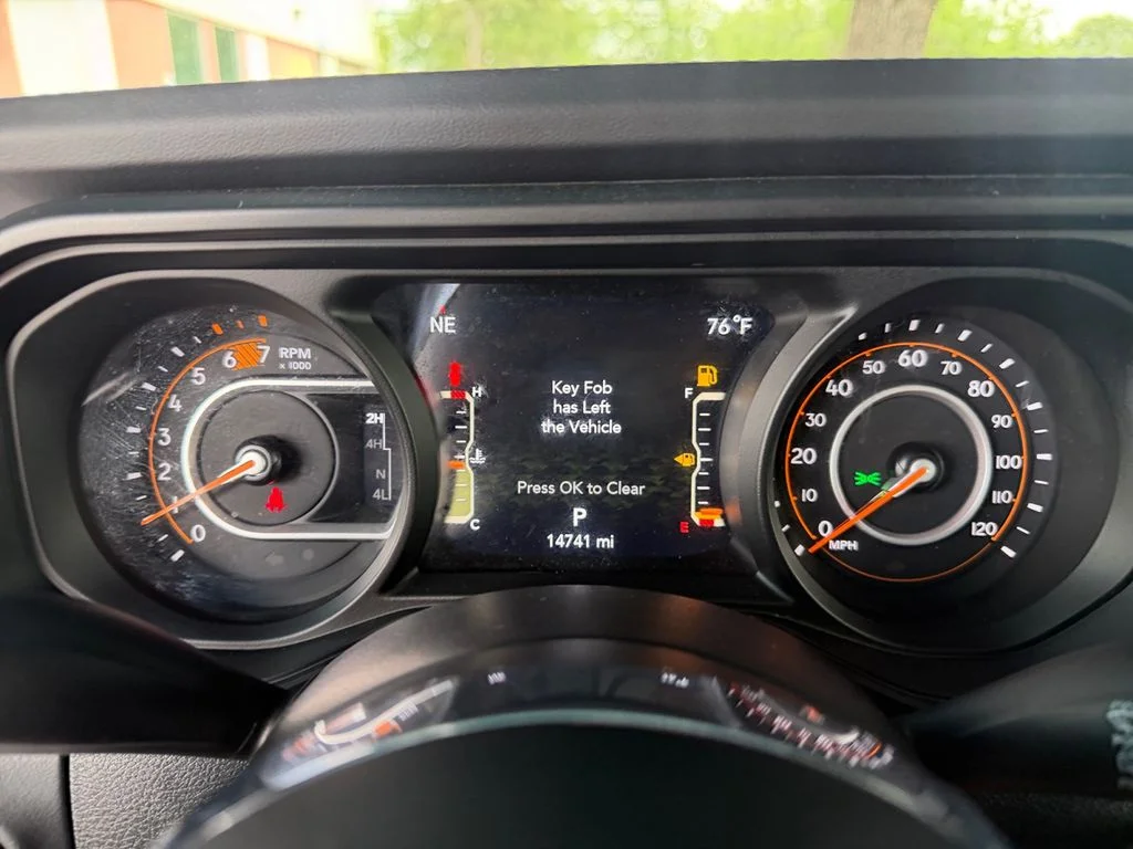 Used 2025 White Jeep Sahara image 14