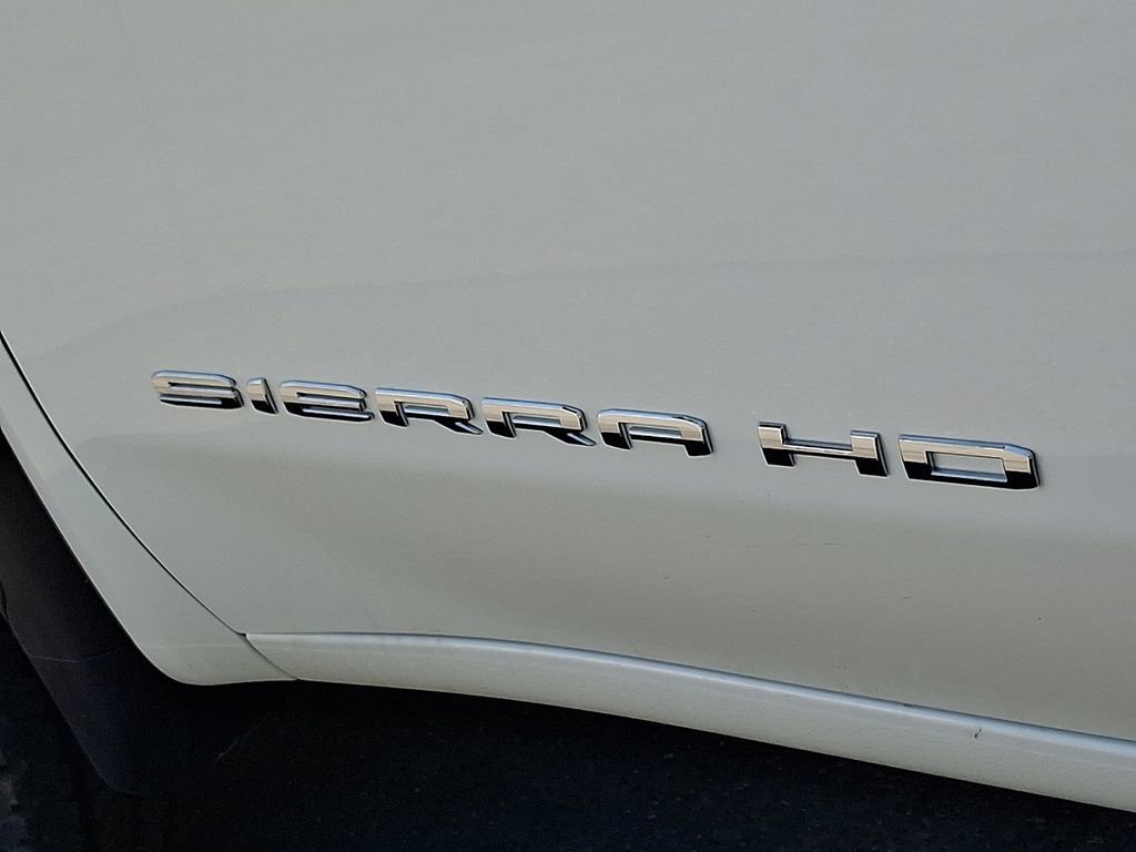New 2025 Summit White GMC Pro image 11