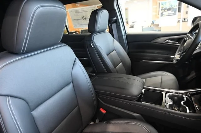 New 2026 Mosaic Black Metallic Chevrolet LT image 8