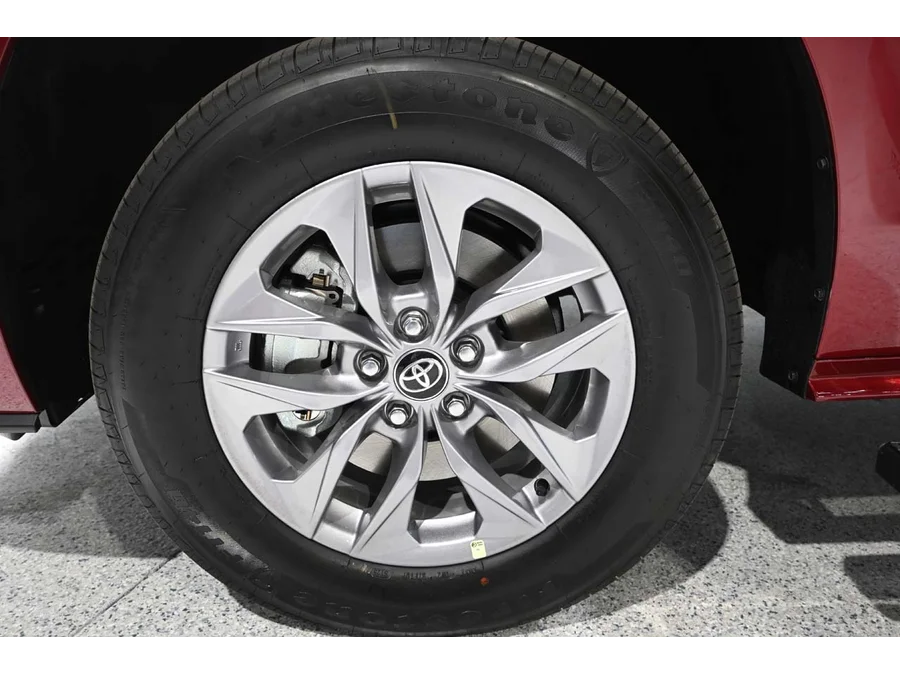 2026 Toyota Sienna LE - Photo 12
