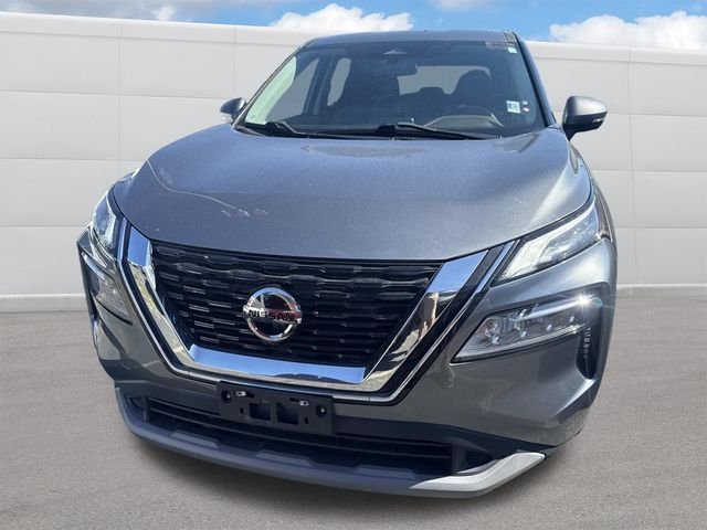 Used 2021 Gun Metallic Nissan SV image 3