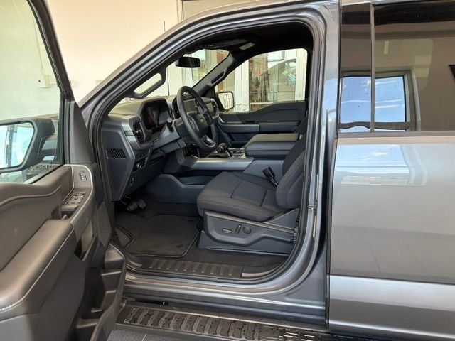 New 2026 Carbonized Gray Metallic Ford XLT image 18