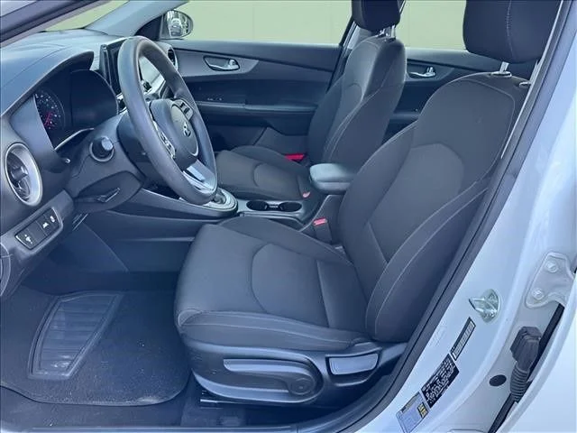 Used 2020 White Kia LXS image 5