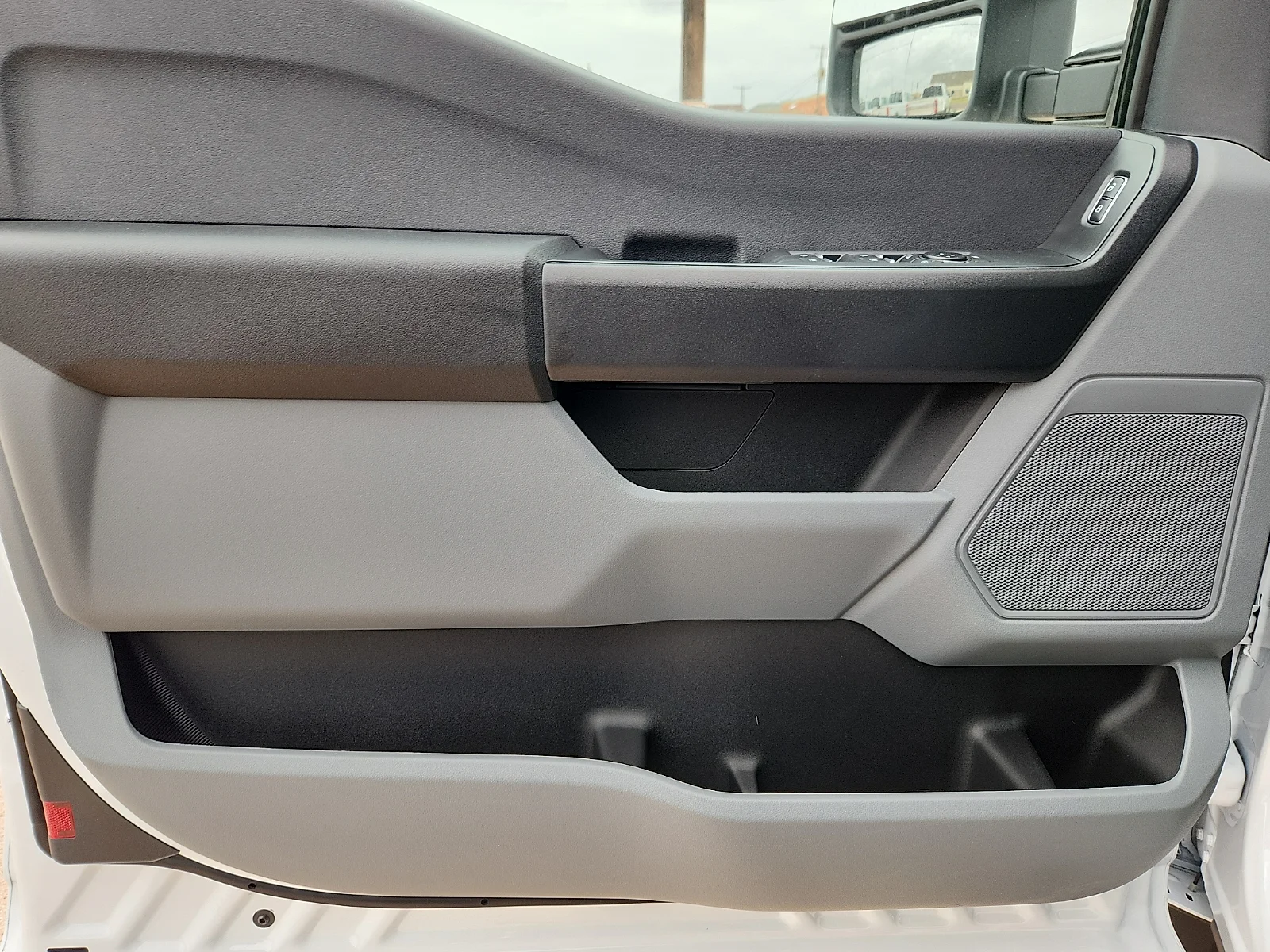 New 2026 Oxford White Ford XL image 14