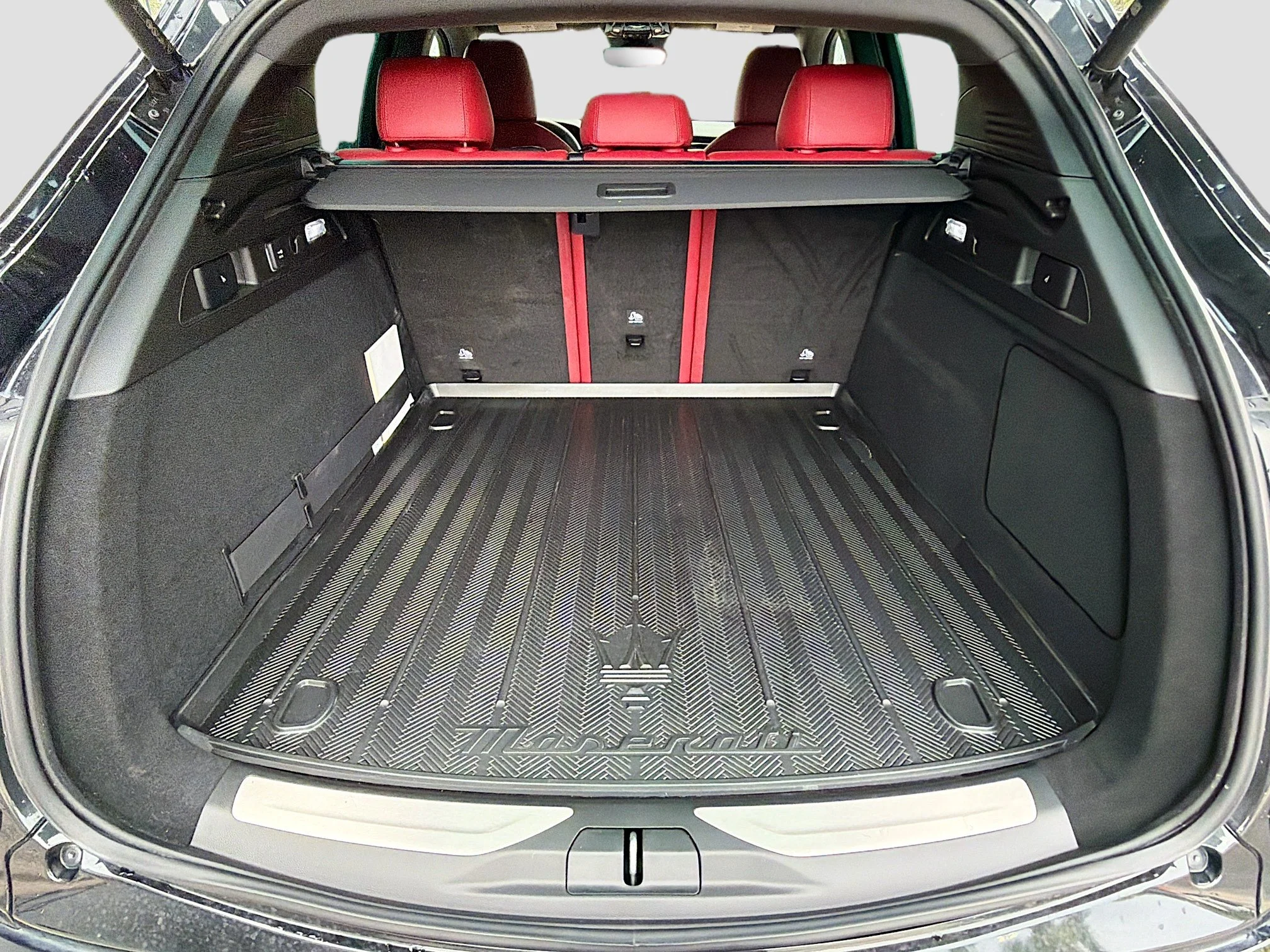 Used 2023 Black Maserati Modena image 11