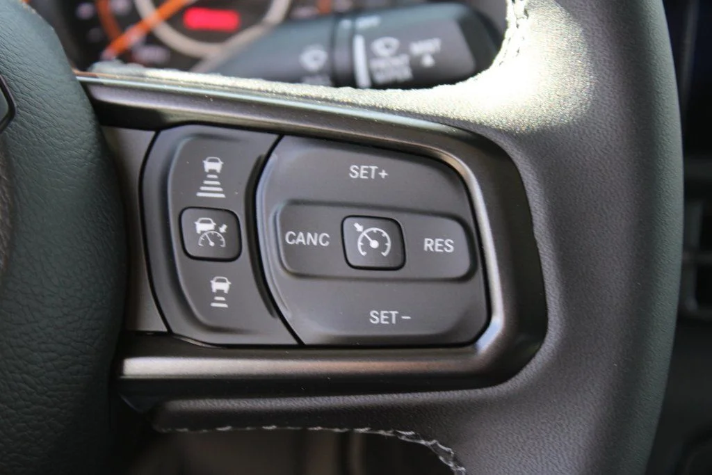 New 2026 Bright White Clearcoat Jeep Sport S image 15