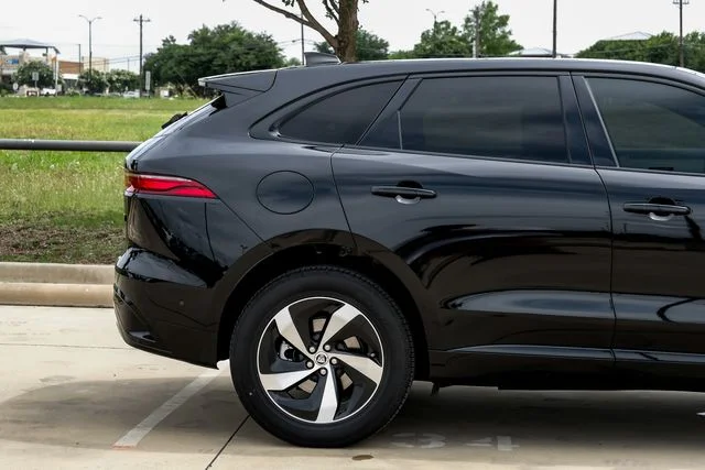 2026 Jaguar F-Pace R-Dynamic S - Photo 8