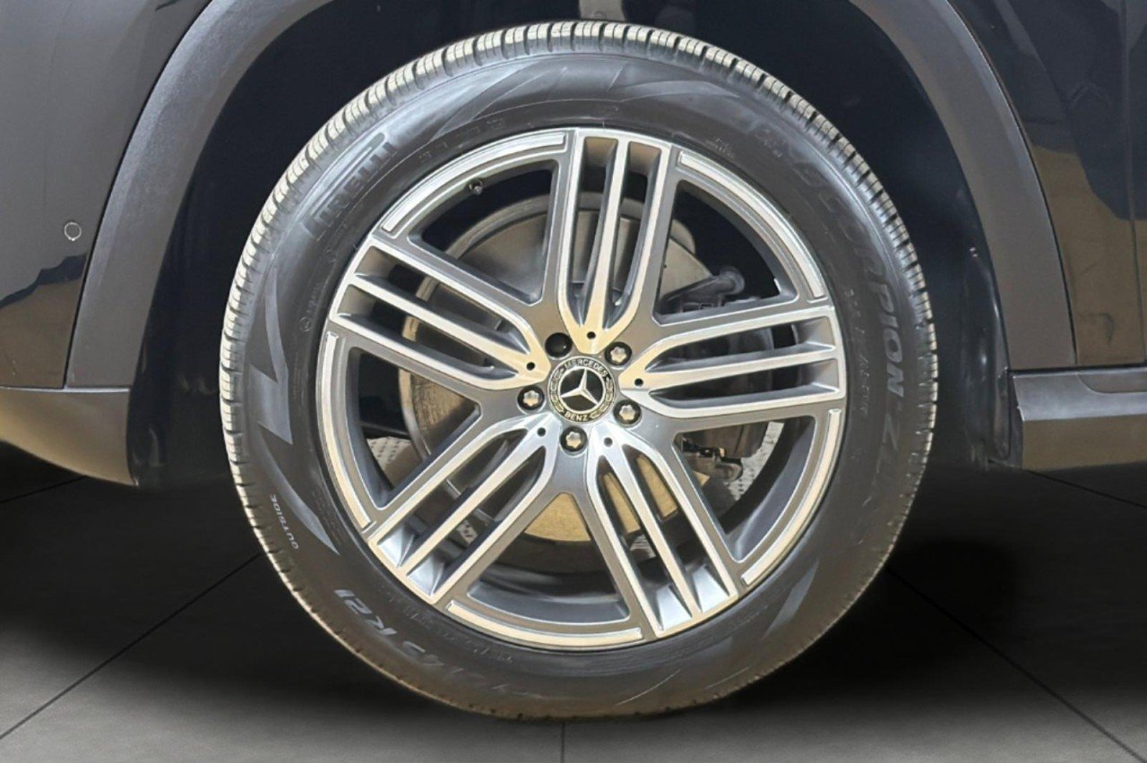 Certified Used 2023 Obsidian Black Metallic Mercedes-Benz GLS 450 image 25