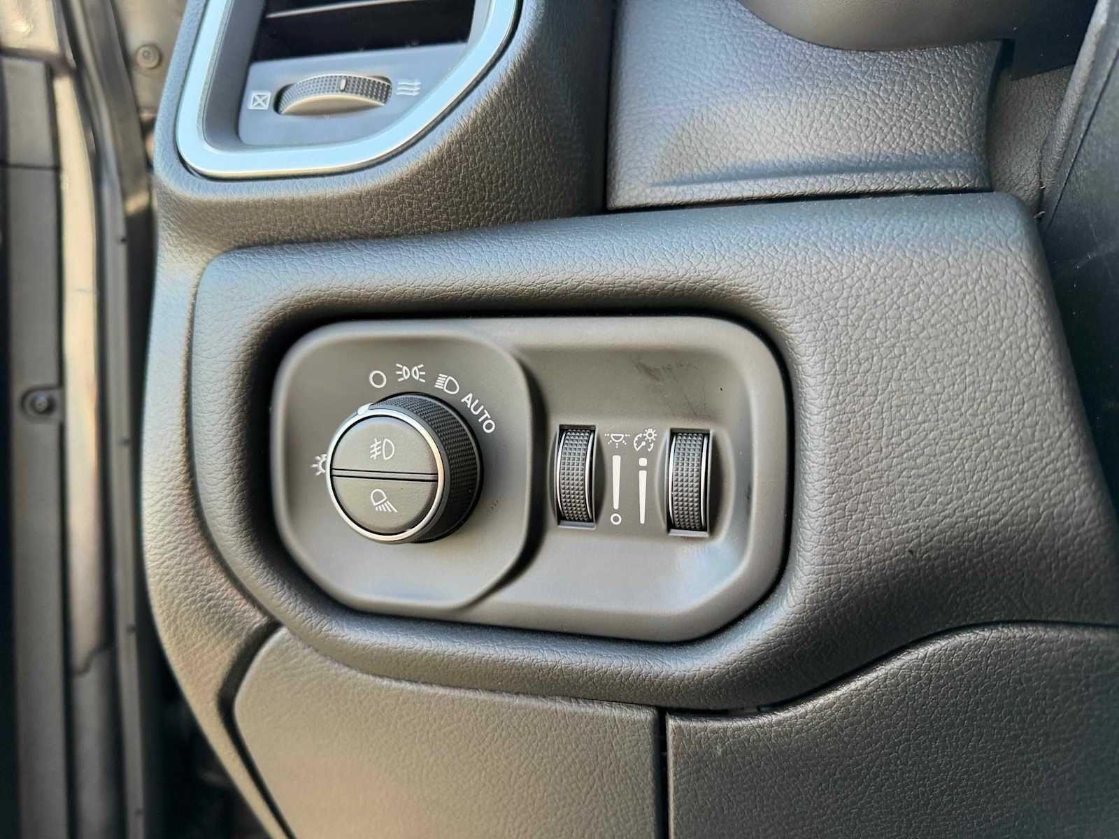 2026 RAM 2500 Laramie - Photo 37
