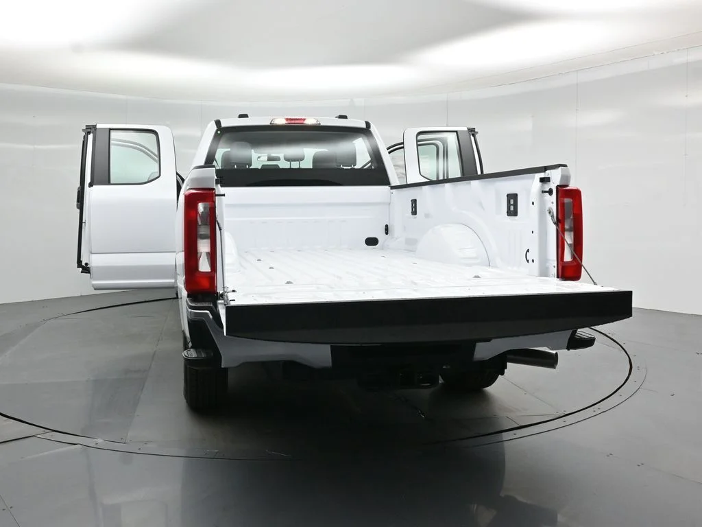 New 2026 Oxford White Ford XL image 27