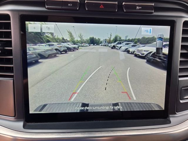 Used 2022 White Ford Lariat image 29